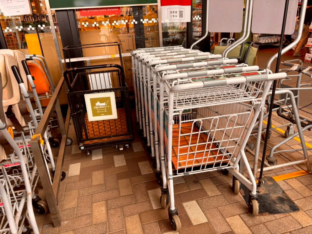 カインズ秦野店の犬用カート